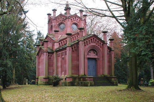 lacrimis:Mausoleum in Main Cemetery, Frankfurt, Germany.