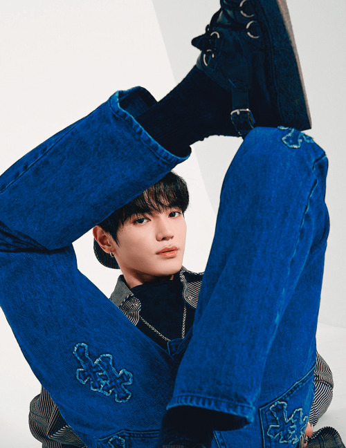 nctaezen: Taeyong for Naver x Dispatch (1) — Heart flutter eye-contact  true beauty