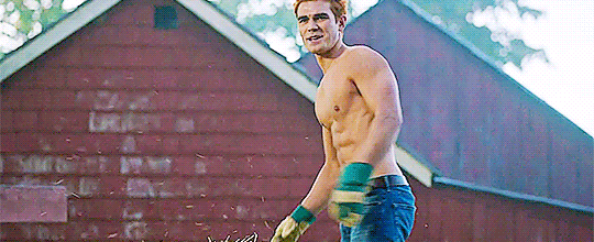 littleladycomeandfademe:We watch for the plot.