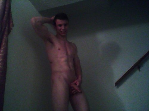 Welcome To 2HOT2BSTR8