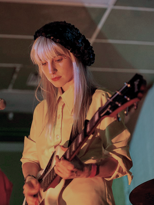 hayleywilliamsdaily:Hayley Williams at HalfNoise show in Nashville, TN (04.08)