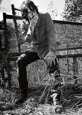 minim-calibre: bagginses: Keanu Reeves photographed by Simon Emmet for Esquire UK