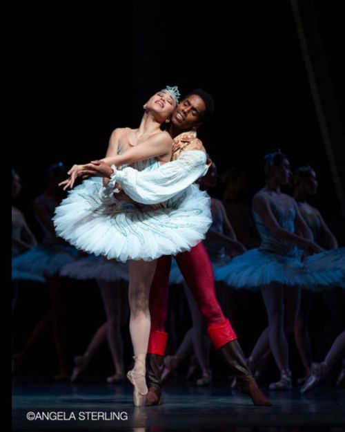 angelica generosa and jonathan batista photographed performing as odette/odile and prince siegfried 