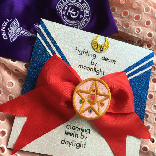 wobblyknees:You guyyyss look how cute my sailor moon dental hygiene graduation cap is. :’) 