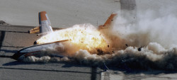 destroyed-and-abandoned:  The moment NASA lost control of a controlled plane crash