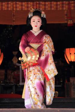 geisha-licious:  Setsubun 2013: maiko Ichimari