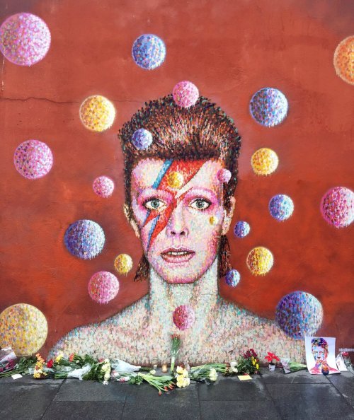 karadin:  Tributes to David Bowie 1/11/2016 