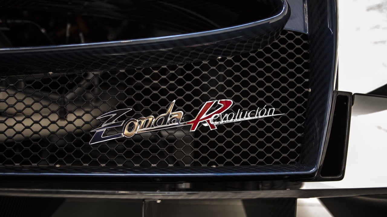 itcars:  Details: Pagani Zonda Revolucion 