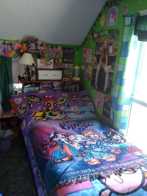 90s-2000sgirl:My room update part 2