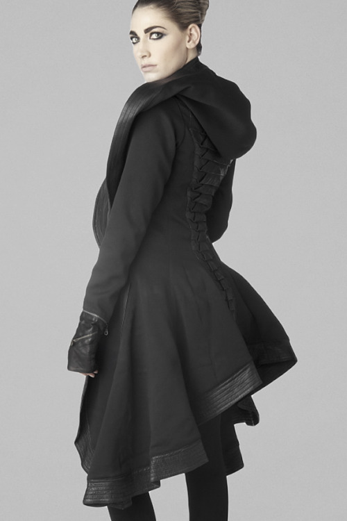 kylo-ren-is-my-space-husband:kylorrhen:askshivanulegacy:declencheurs:Gelareh designs coats