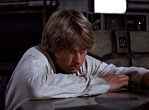 twillight:mark hamill as luke skywalker in star wars episode iv: a new hope (1977) dir. george lucas