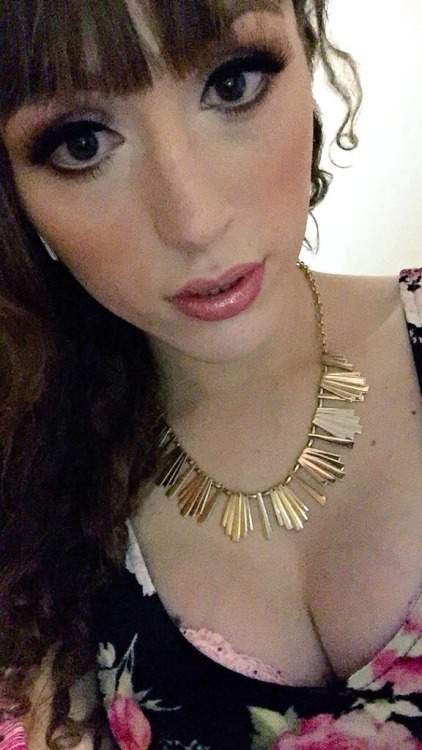 baudelaire1992:  smoothielover243:  lorielle90:  pillarsofvotary:  Kylie Maria++++  I must reblog her.  Me too!!!  Yes!!!