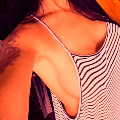 Side boob