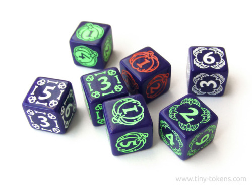 For the Halloween event at my FLGS I made a bunch of custom engraved D6 dice with spooky images on t