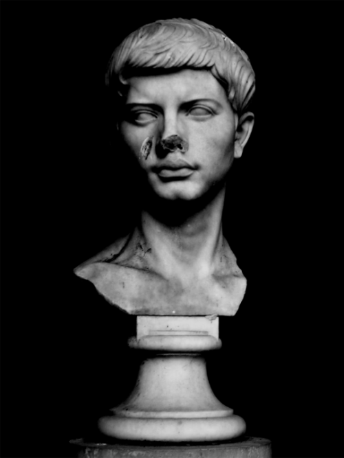 argonauticae:spacegaysian:you can’t tell me that this bust of Publius Vergilius Maro (70BC-19BC) aka