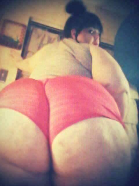 A Dude Who Loves Fat Girls and His Girl