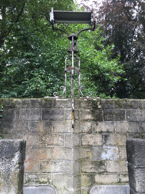 worldofurinals:  A real old fashioned public urinal at the park in gent.  2/3 hidden away in the bushes with a single light, so smelly 😖