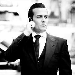 suitsusa:Whatever you’re doing, stop now. It’s time to watch Suits. 