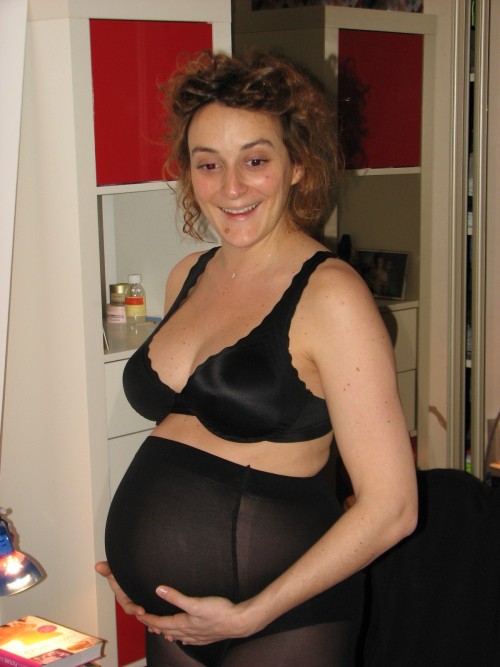 Becoming mums wearing maternity tights.