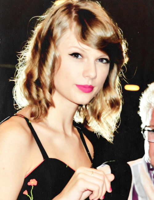 taylor-swift-slays:Sometimes in order to forget something I think you have to fully remember it for 