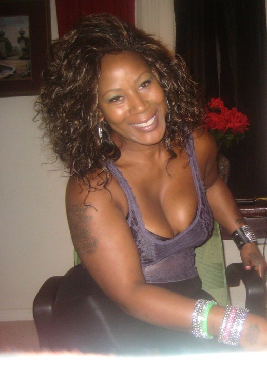 jazziedad:  Debra ‘s HIPS….  CurvyLicious ♥♥
