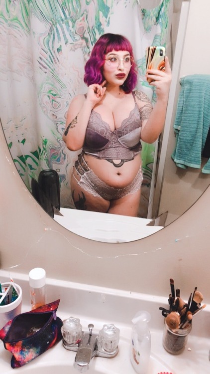 scarybabe:Here’s some chubby bimbo outfits that I’m a fan of ❤️ posting more on Patreon now! www.patreon.com/reiinapop