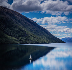 brutalgeneration:  Lonely Boat on Lake Wakatipu by Stuck in Customs on Flickr. 