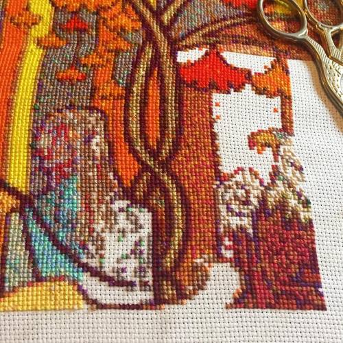 So many colours! #lothlorienwip #crossstitch #xstitchersofinstagram #xstitch #lotr #lordoftherings #