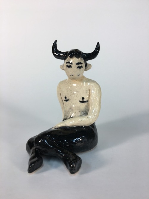 kksart:10/3/18 - this guy’s finally all glazed up and out of the kiln!