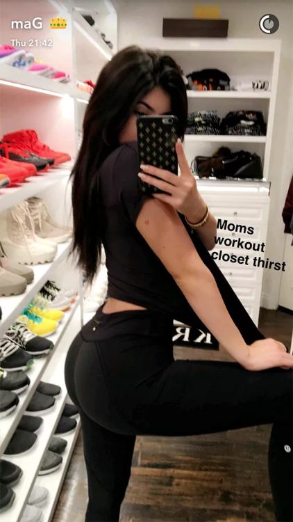 girlsinyogapantsdaily:KYLIE JENNER’S BOOTY IMPLANTS IN YOGA PANTS I actually don’t kno