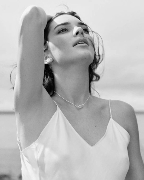 perfect-illusionsss:Kendall Jenner