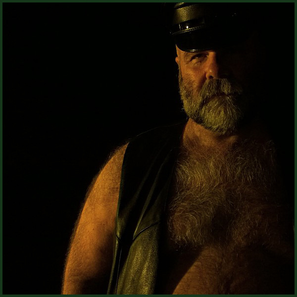 grunterreturns: How much hotter would this be without the leather?