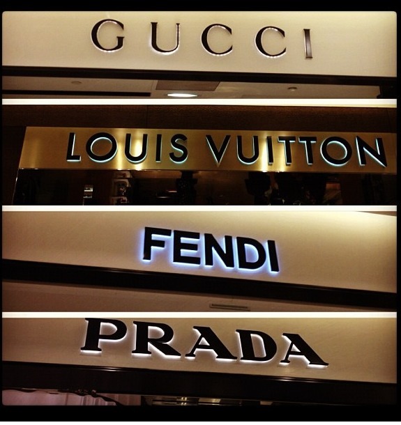 trunoe:  Gucci Gucci Louis Louis Fendi Fendi Prada! Those basic bitches wear that
