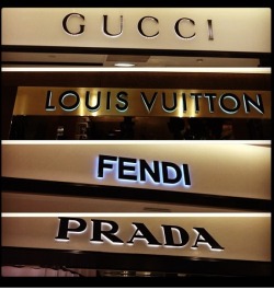 Trunoe:  Gucci Gucci Louis Louis Fendi Fendi Prada! Those Basic Bitches Wear That