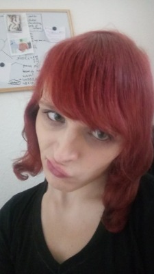 laura491:  I present you my facial expression