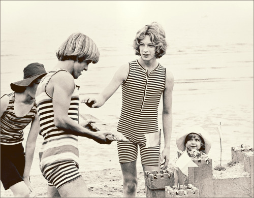 my-angst-was-in-silver-neon:  Death in Venice (1971) Directed by Luchino Visconti  Björn Andrésen as Tadzio