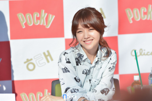 Min Ah (Girls Day) - Pocky Fansign Pics
