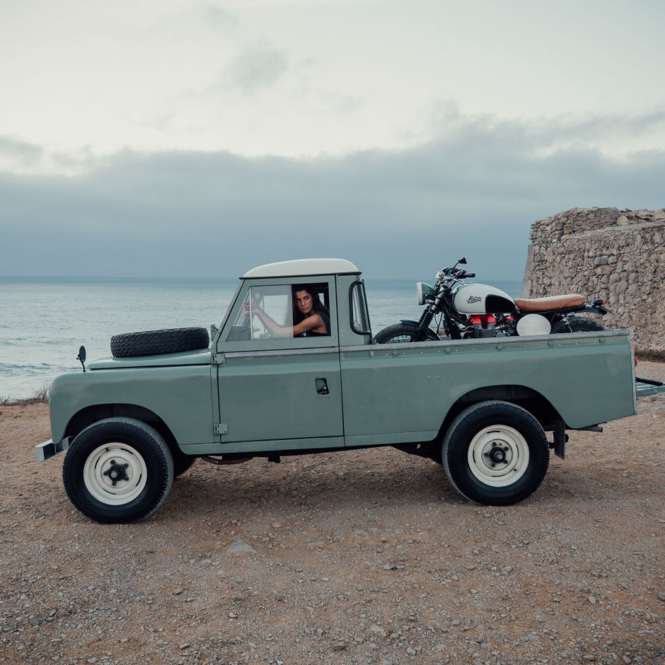 shakotanprincess:  rynyan:  @shakotanprincess  i want an old truck for shit like