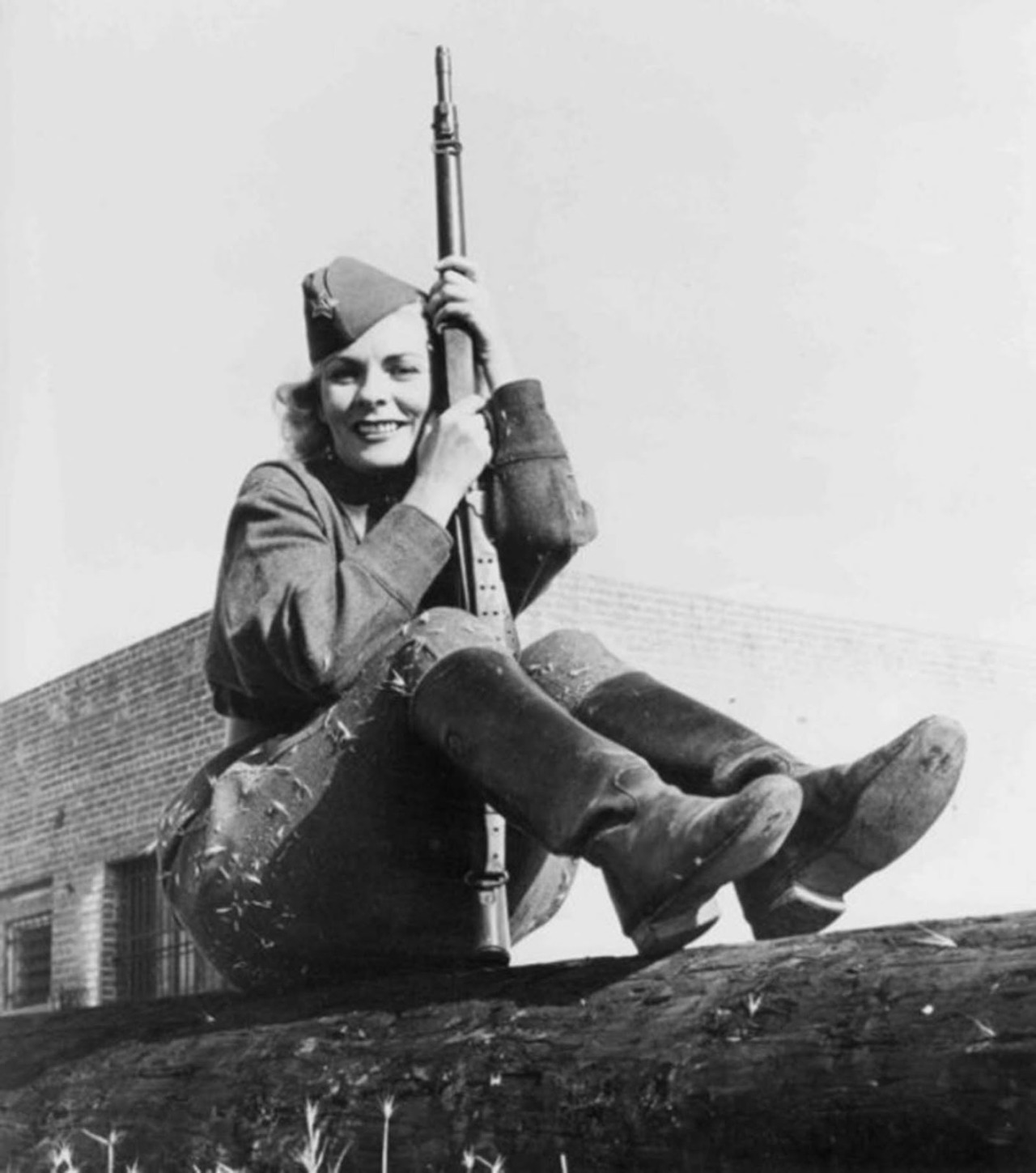 Kyra Petrovskaya: Soviet sniper girl and survivor the Siege of Leningrad, 1940-1980 Kyra Petrovskaya was a 