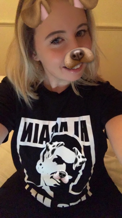 inner-thoughts-of-a-bunny: It’s officially 4 years of Miniminter on YouTube! Let’s all t
