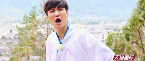 daenso:  laygion:   yixing’s expressions is the best   
