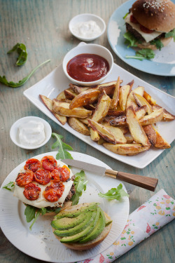 vegan-nom:  Hazelnut Burgers with Roasted