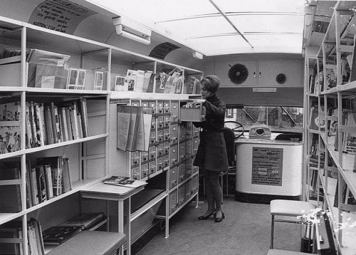 arlingtonvalib: shadow27: archatlas: Bookmobiles: Rare Photos Of Libraries-On-Wheels Long before Ama