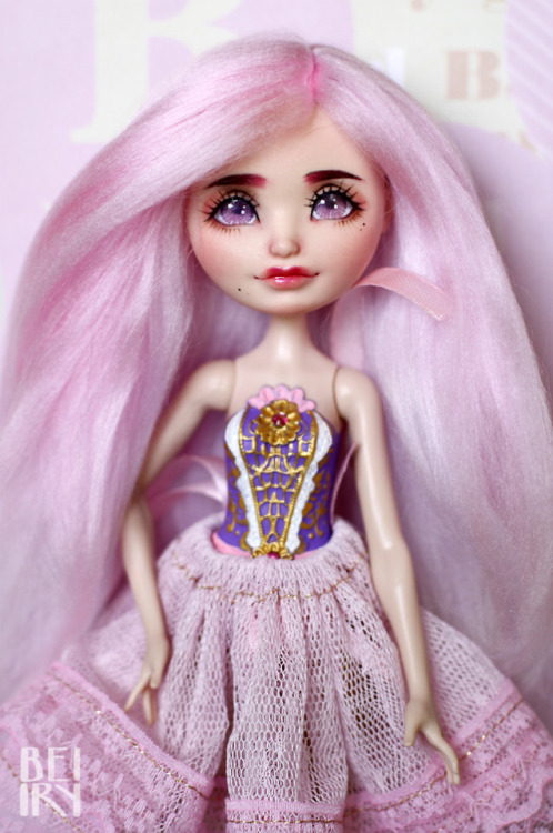 Sale  Ever after high OOAK Holly O'Hair repaint custom doll 