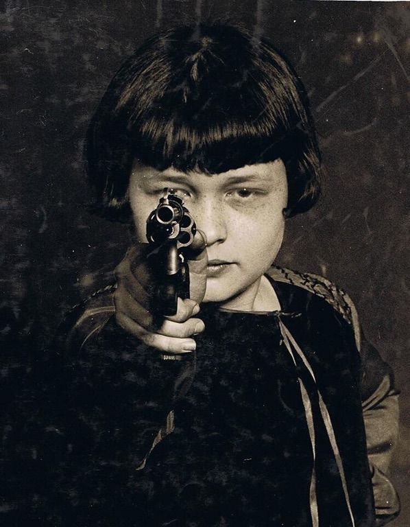 coolkidsofhistory: “My mom’s cousin, Arlayne Brown, girl sharpshooter, St. Louis,