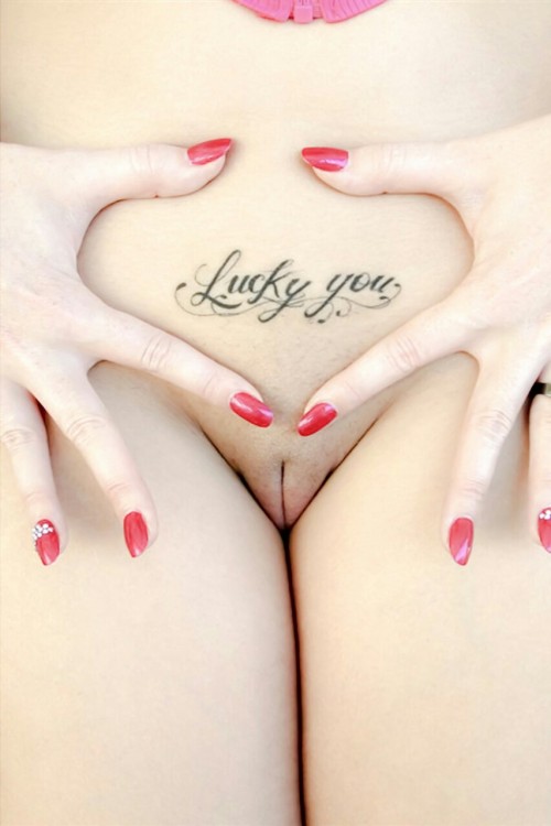 lordposh:  yesiamhisgoddess:  sh7774:  Have I got just the thing for you!  shesmygoddess Lordposh As she shows you here inscription above her doorway, as she teases and charms your desires until they are ready to enter …….. as her finger nails remind