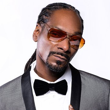 I am proud to say that our Hip Hop Uncle Snoop Finally got his Hollywood Star. For so long he has ma