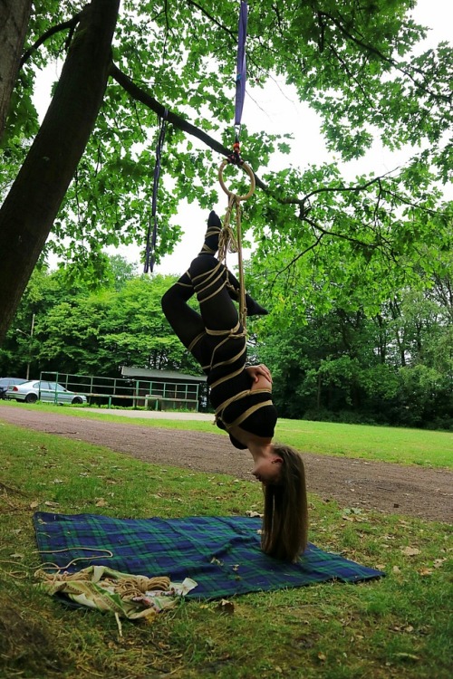 juicia-kitty: Bondage Picnic around the World 2017 – Germany Rope: Leon Artd Model: Juicia