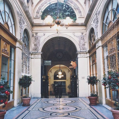 joyceinparis:The ever beautiful interior passages of Galerie Vivienne #paris (à Galerie Vivienne)