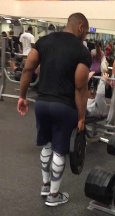 tmckenzie85:Perfect Atlanta Gym Booty! Damn!
